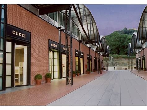 gucci factory outlet florence|gucci outlet in rome.